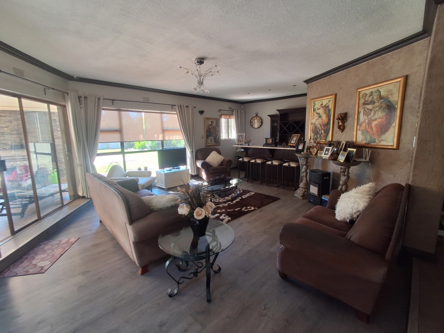 3 Bedroom Property for Sale in Jim Fouchepark Free State